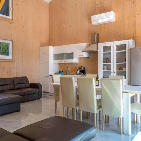 Porto Olive - Private 4 Bedroom Next To Piran & Portoroz *